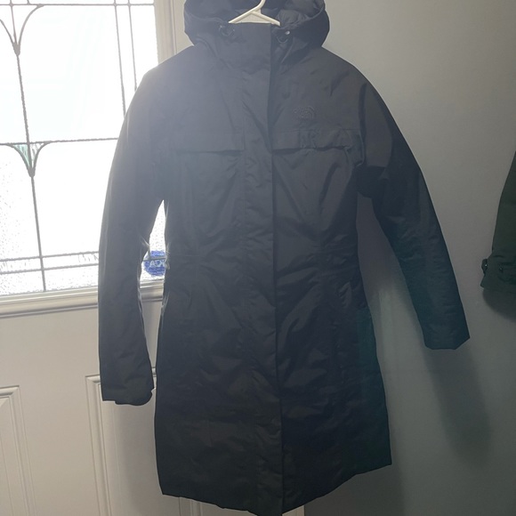 The North Face winter coat - Picture 3 of 12